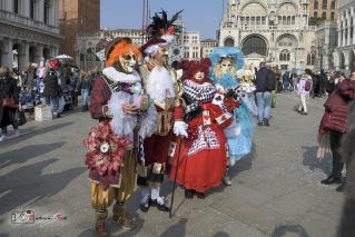 Foto 010 di 142