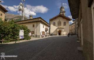 Foto 17 di 59