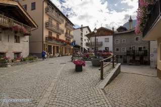Foto 25 di 59