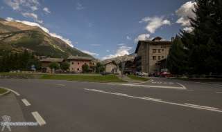 Foto 33 di 59
