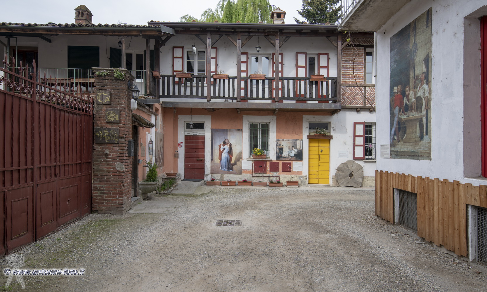 Foto 28 di 39