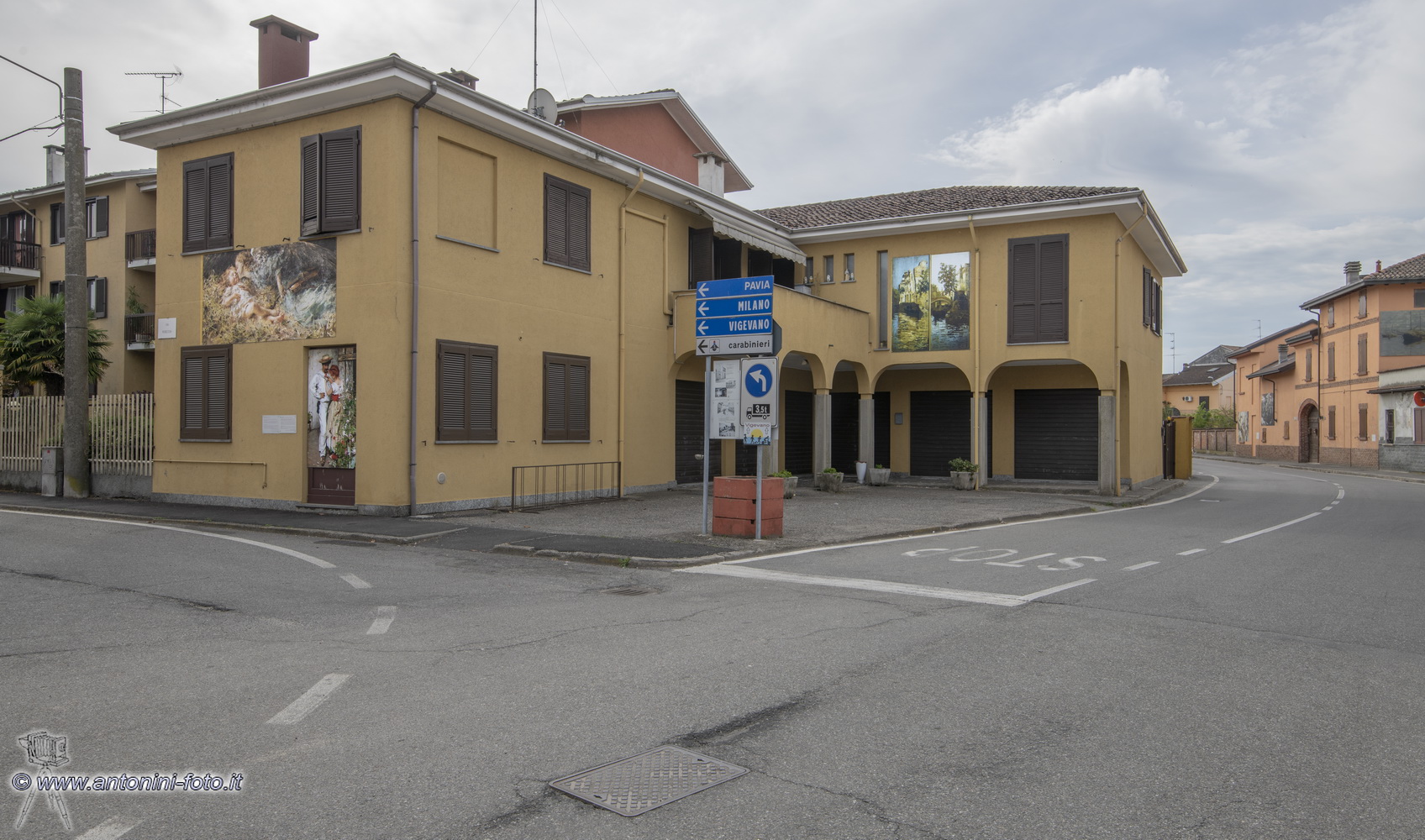 Foto 33 di 39