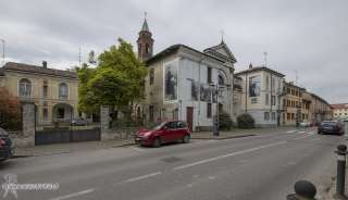 Foto 22 di 39