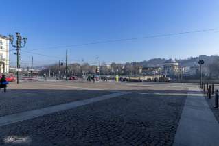 Foto 21 di 40