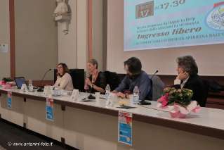 Foto 10 di 81