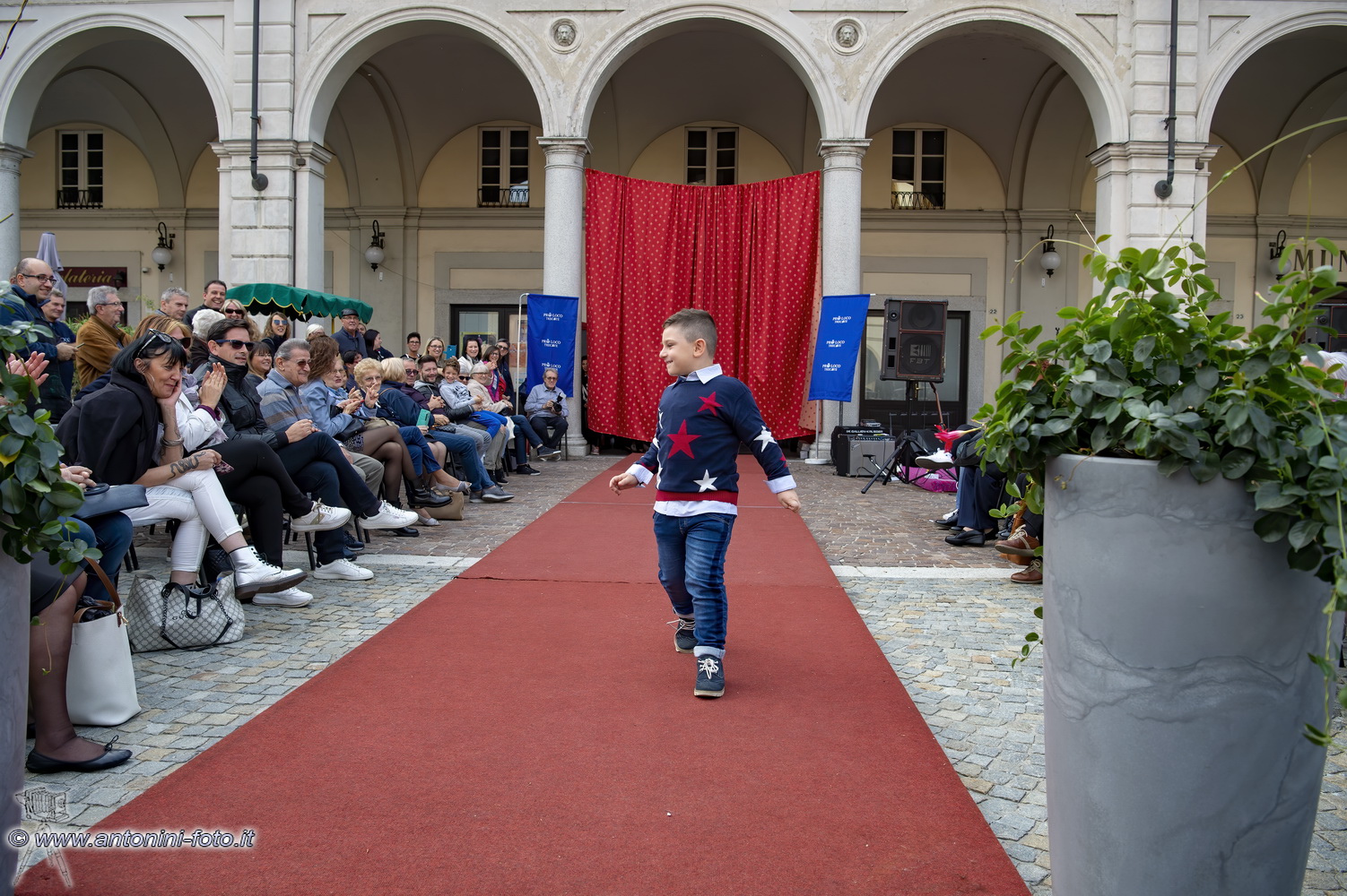 Foto 041 di 140