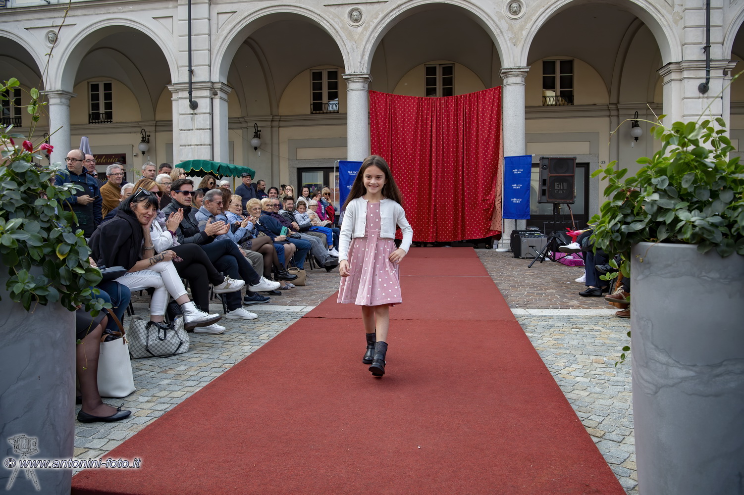 Foto 045 di 140