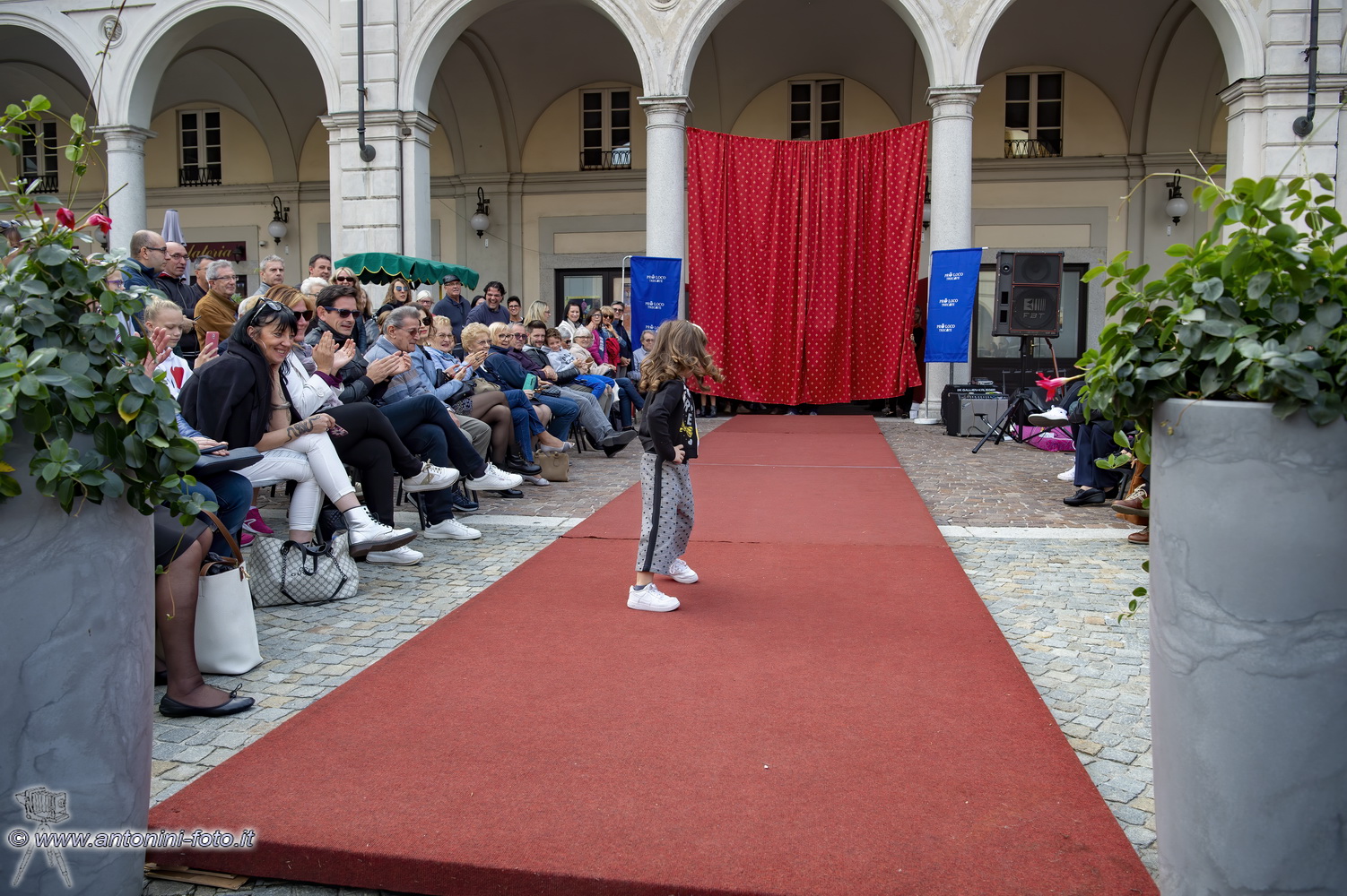 Foto 053 di 140