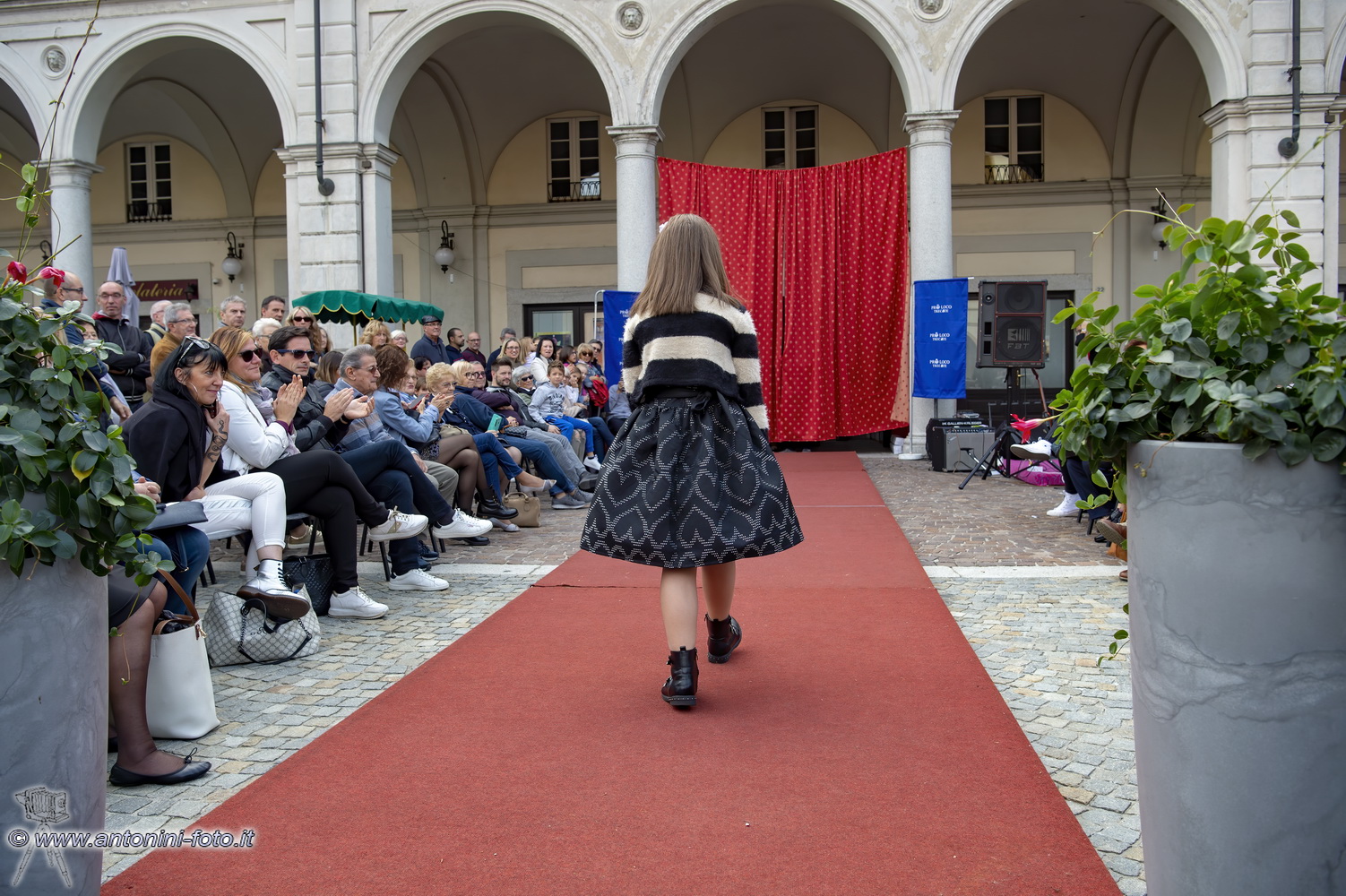 Foto 084 di 140