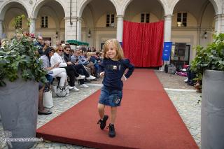 Foto 025 di 140