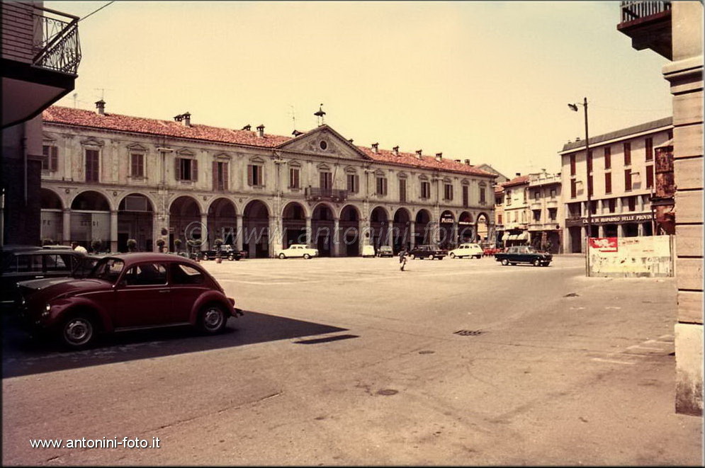 Piazza Cavour 1972
