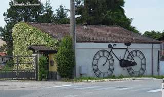 Foto 19 di 93
