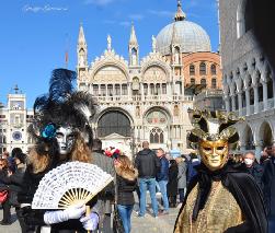 Foto 100 di 257