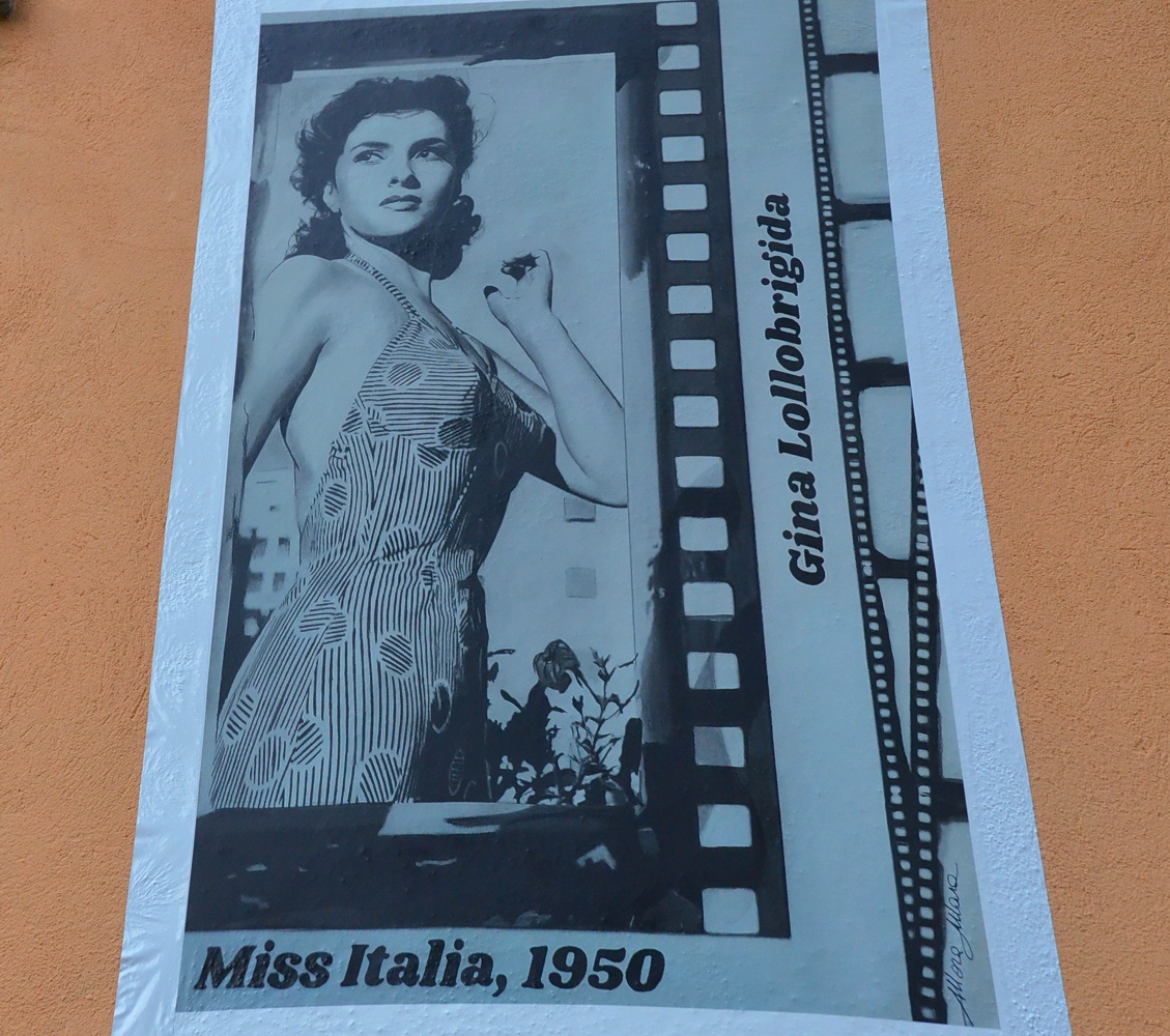 Foto 14 di 74