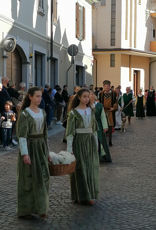 Foto 100 di 133