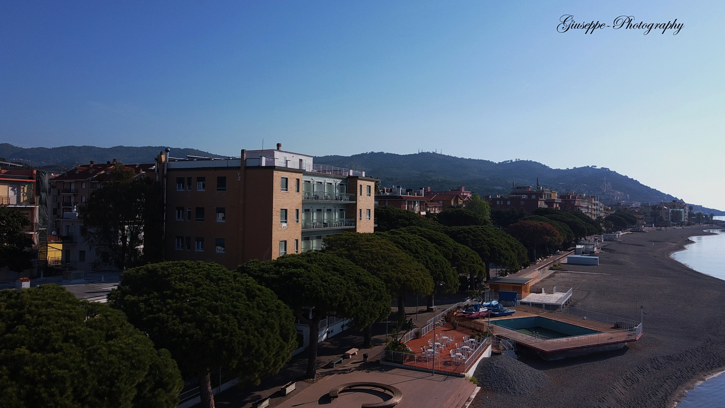 Foto 23 di 47