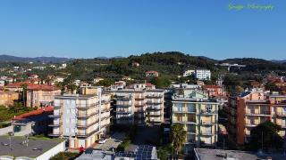 Foto 25 di 47