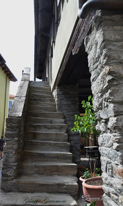 Foto 12 di 89