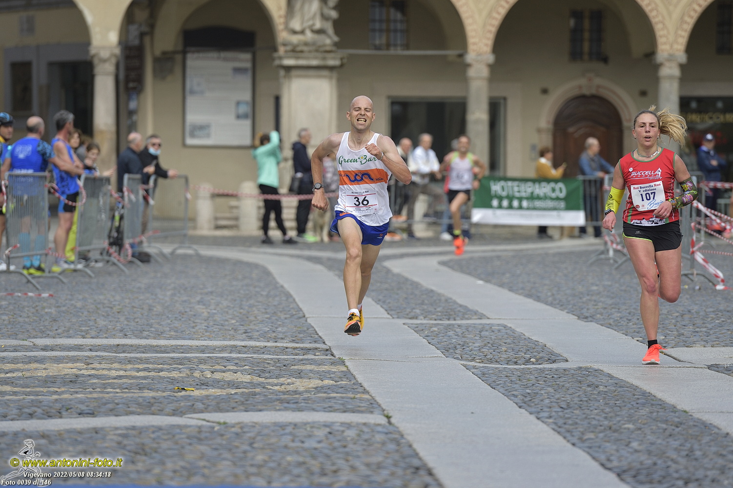 Foto 0039 di 146