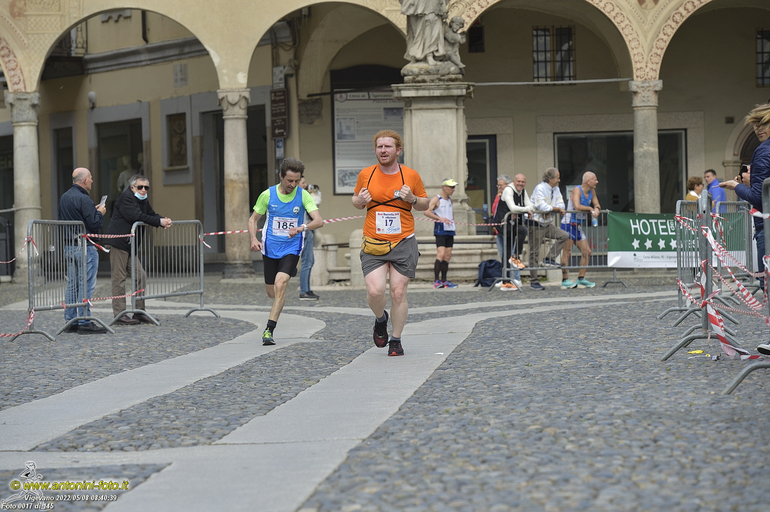 Foto 0017 di 145