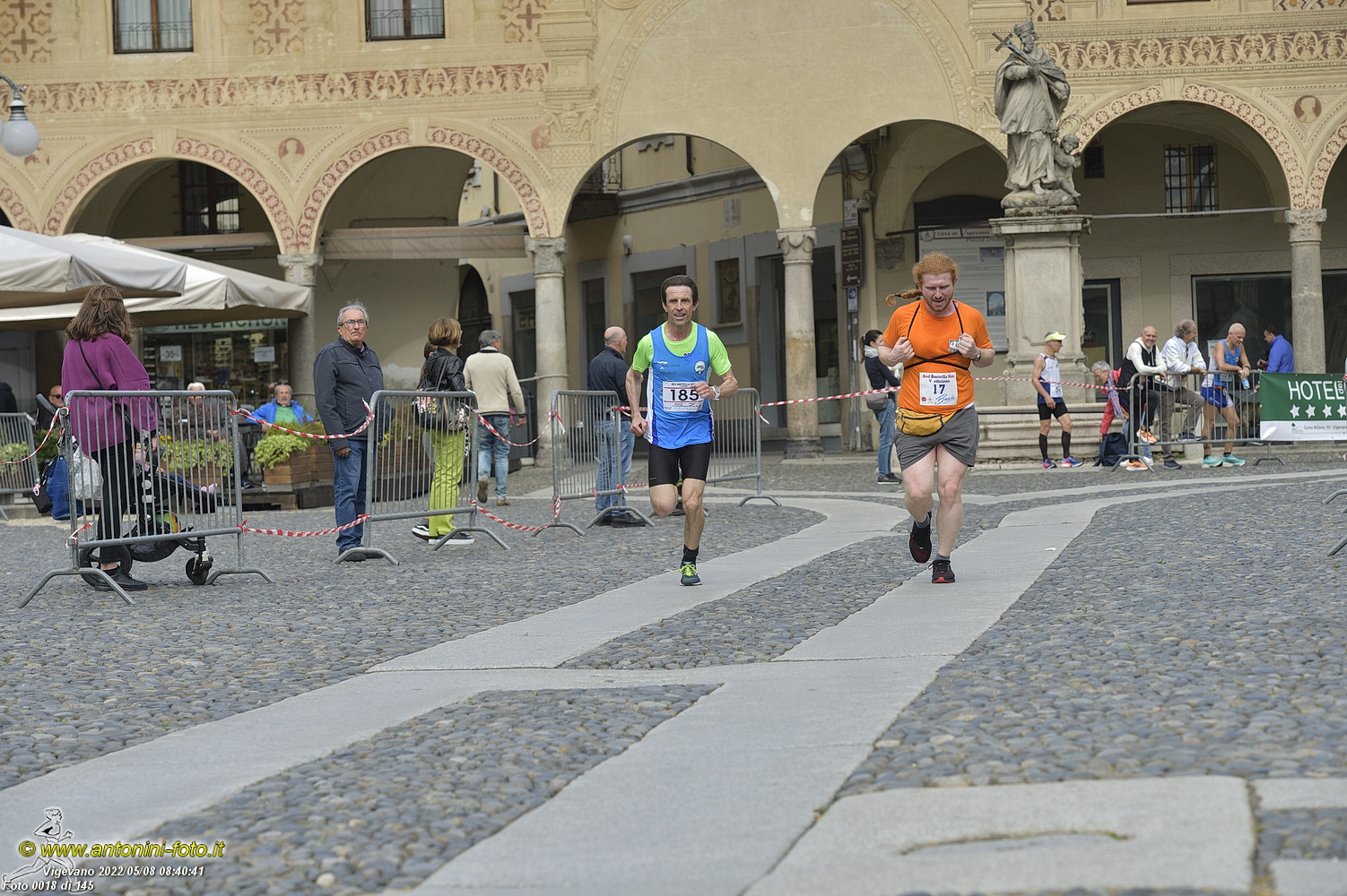 Foto 0018 di 145