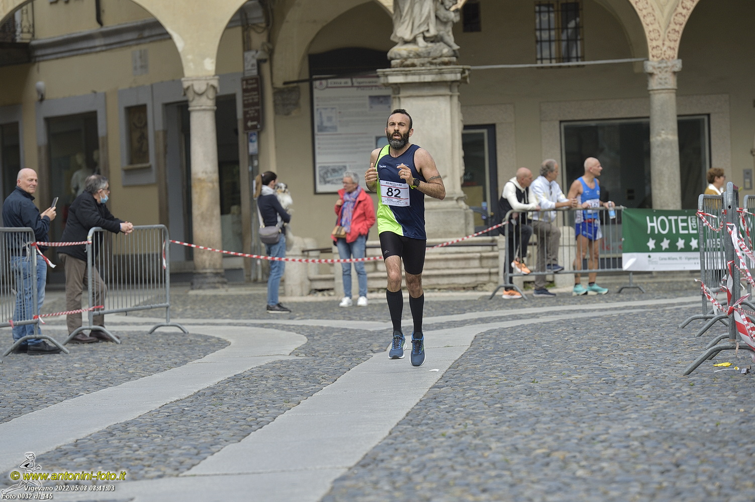 Foto 0032 di 145