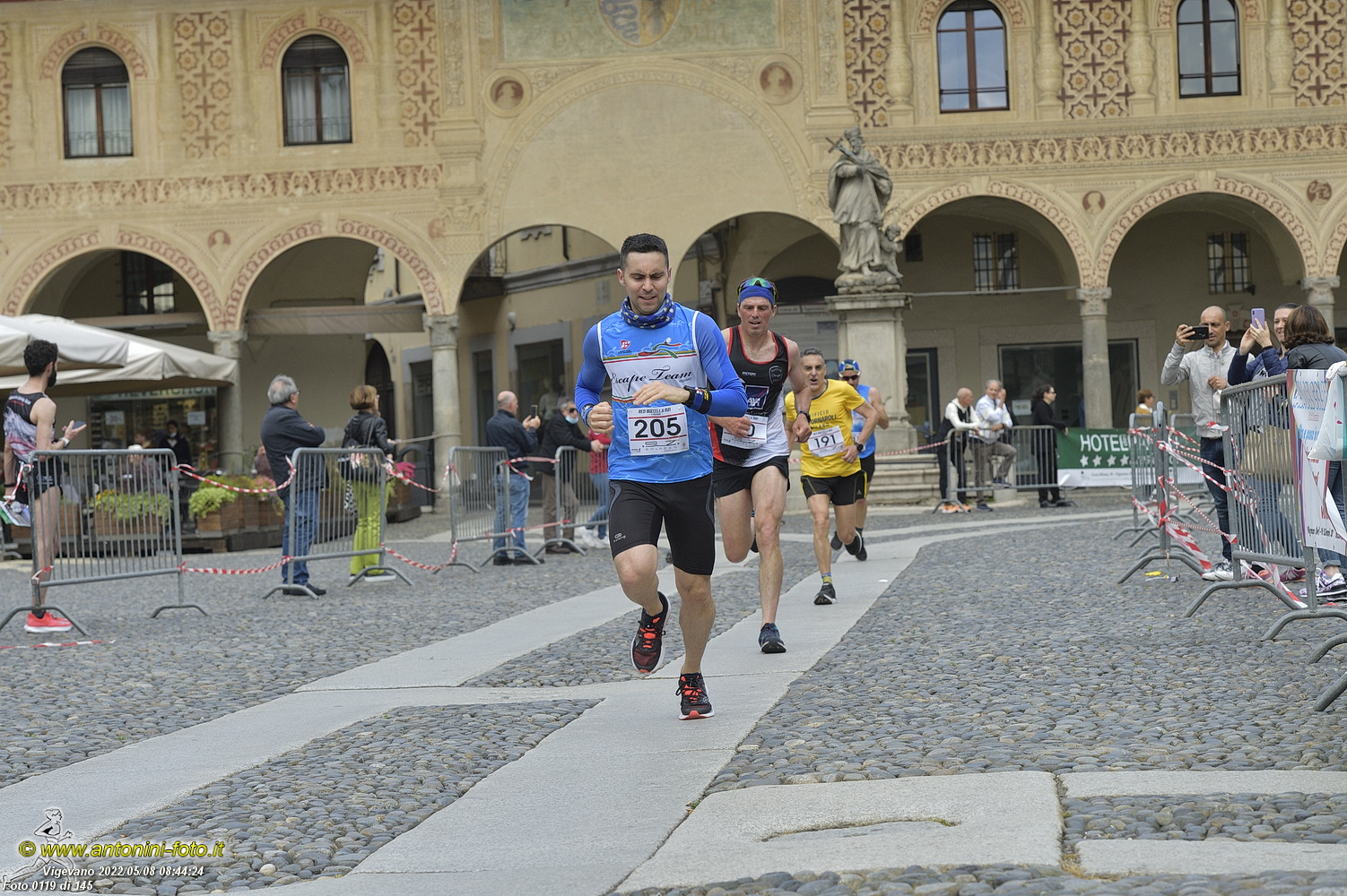Foto 0119 di 145
