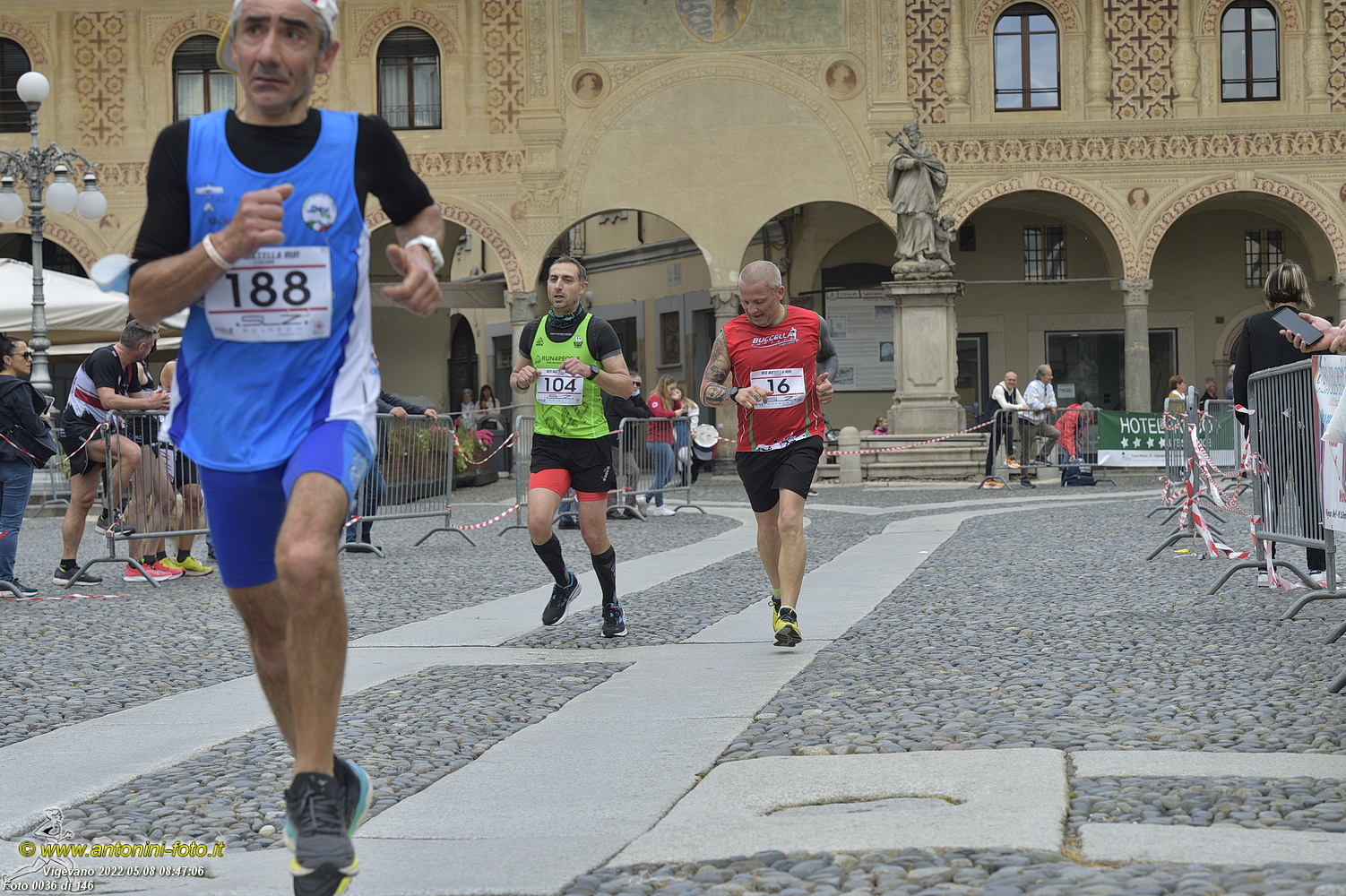 Foto 0036 di 146