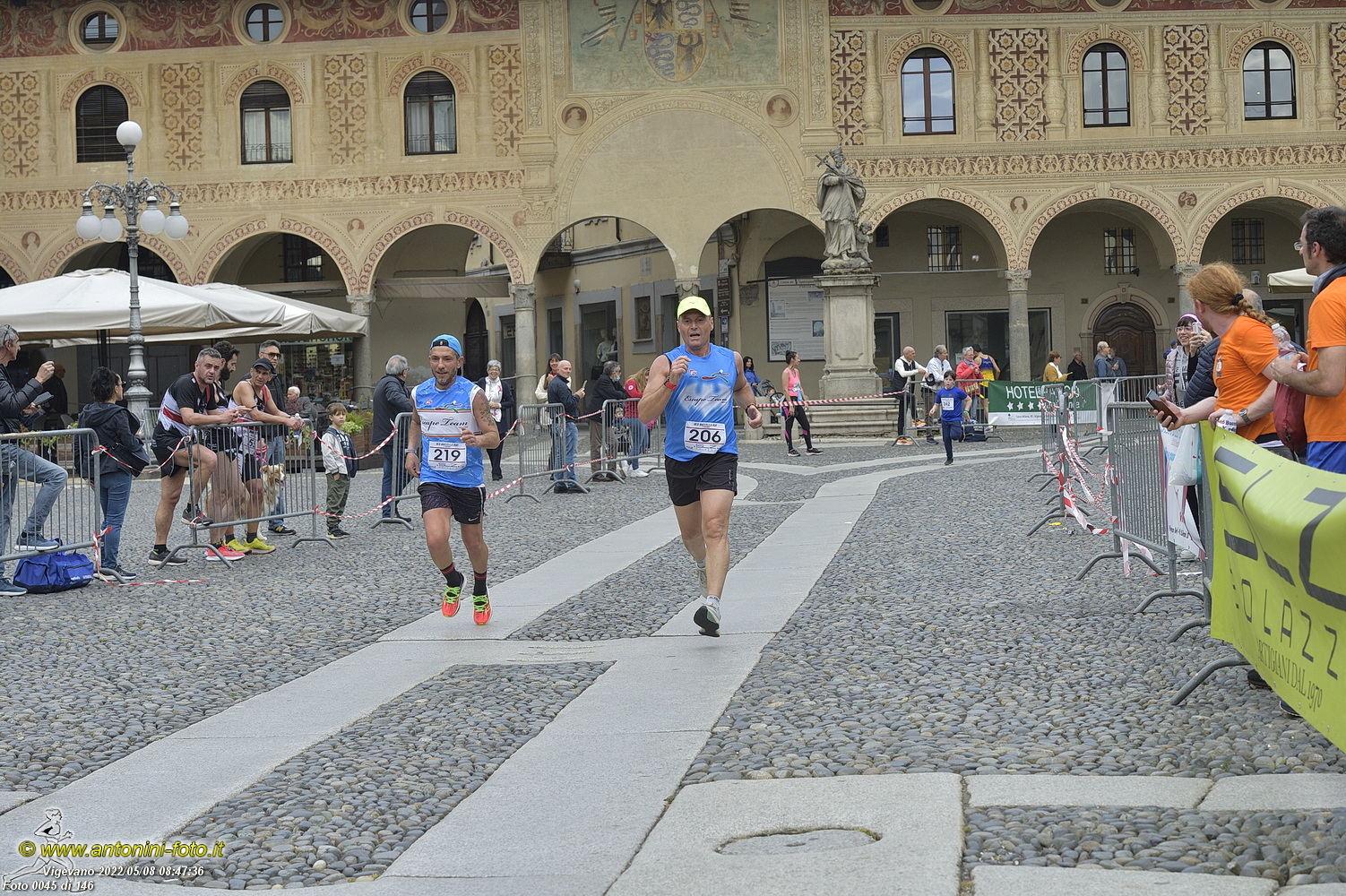 Foto 0045 di 146