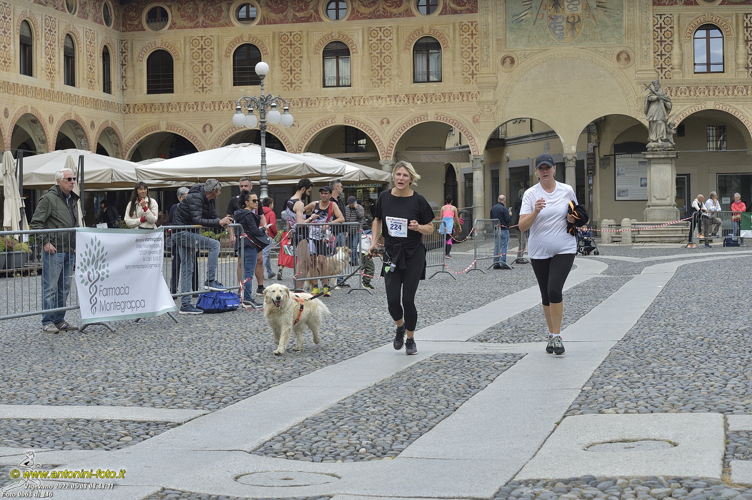 Foto 0063 di 146
