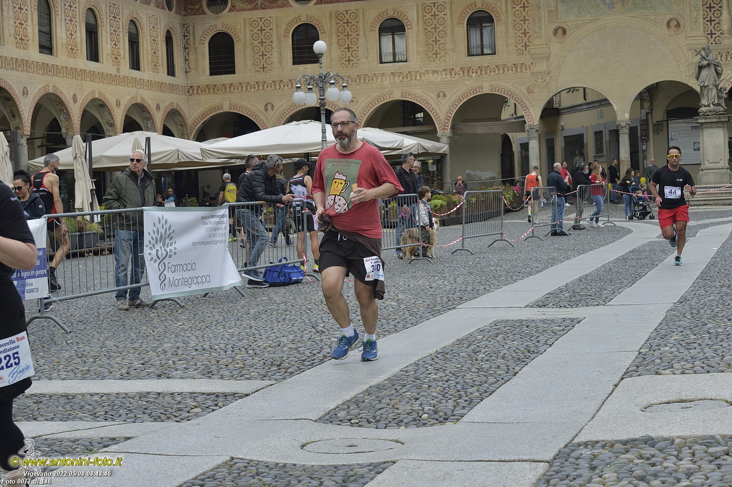 Foto 0077 di 146