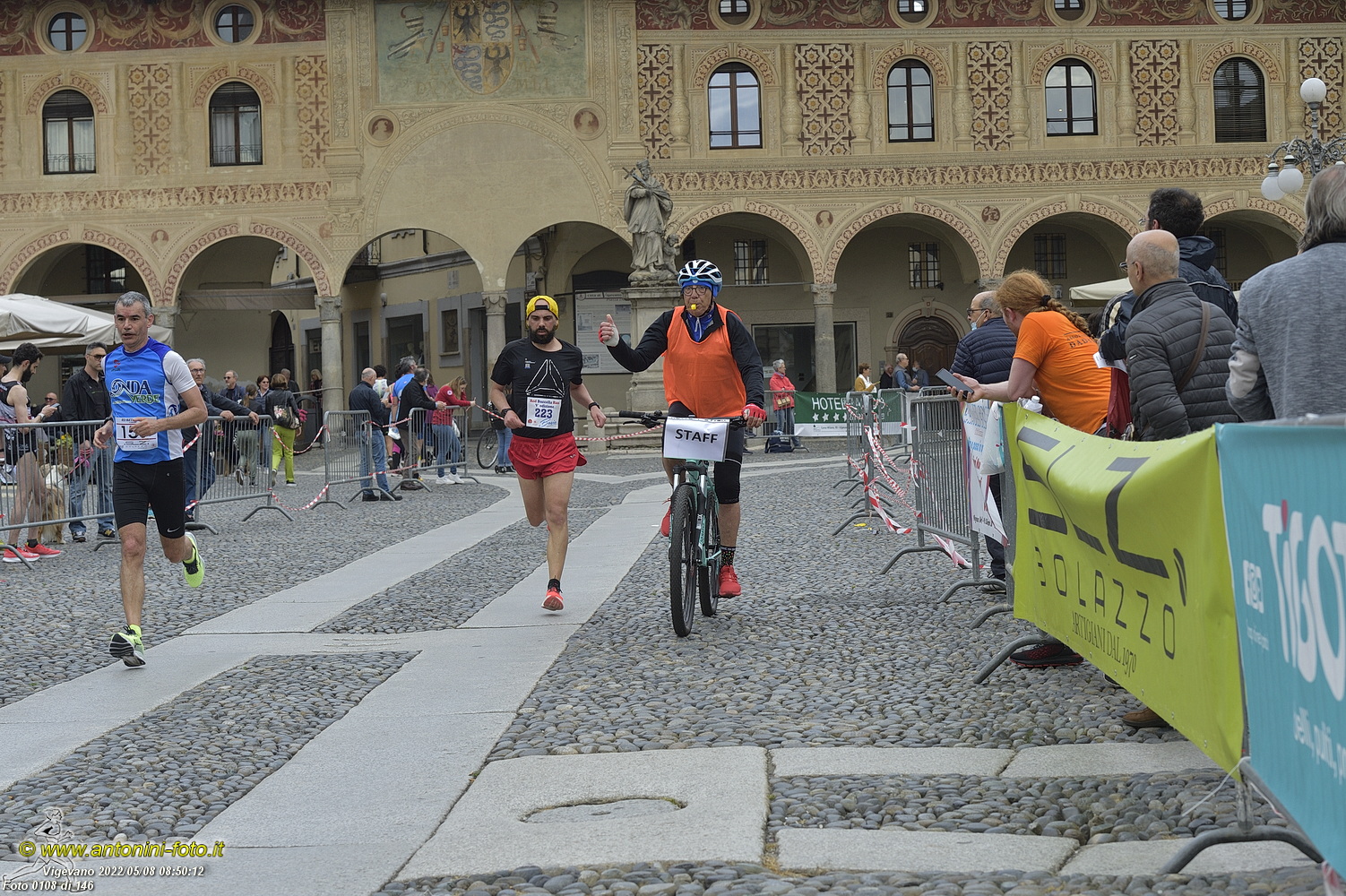 Foto 0108 di 146