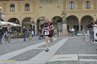 Foto 0010 di 146