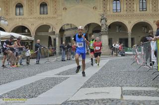 Foto 0035 di 146