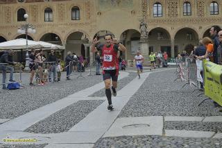Foto 0100 di 146