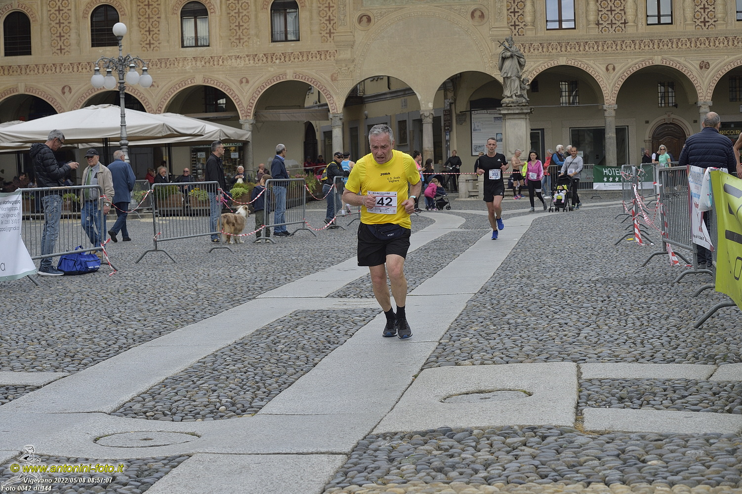 Foto 0042 di 144