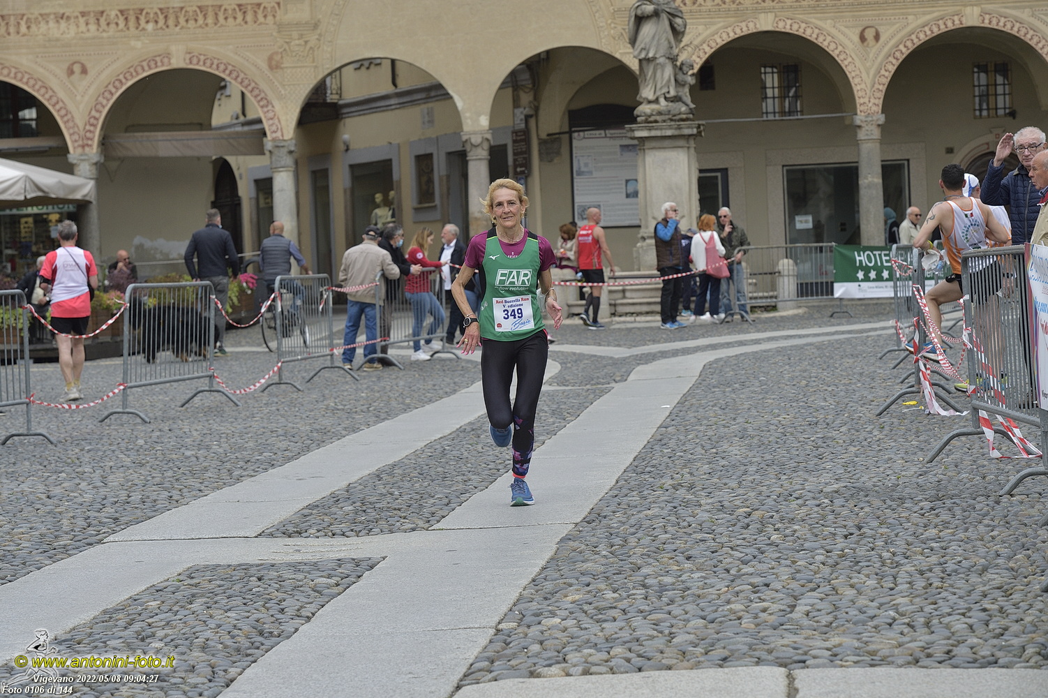 Foto 0106 di 144