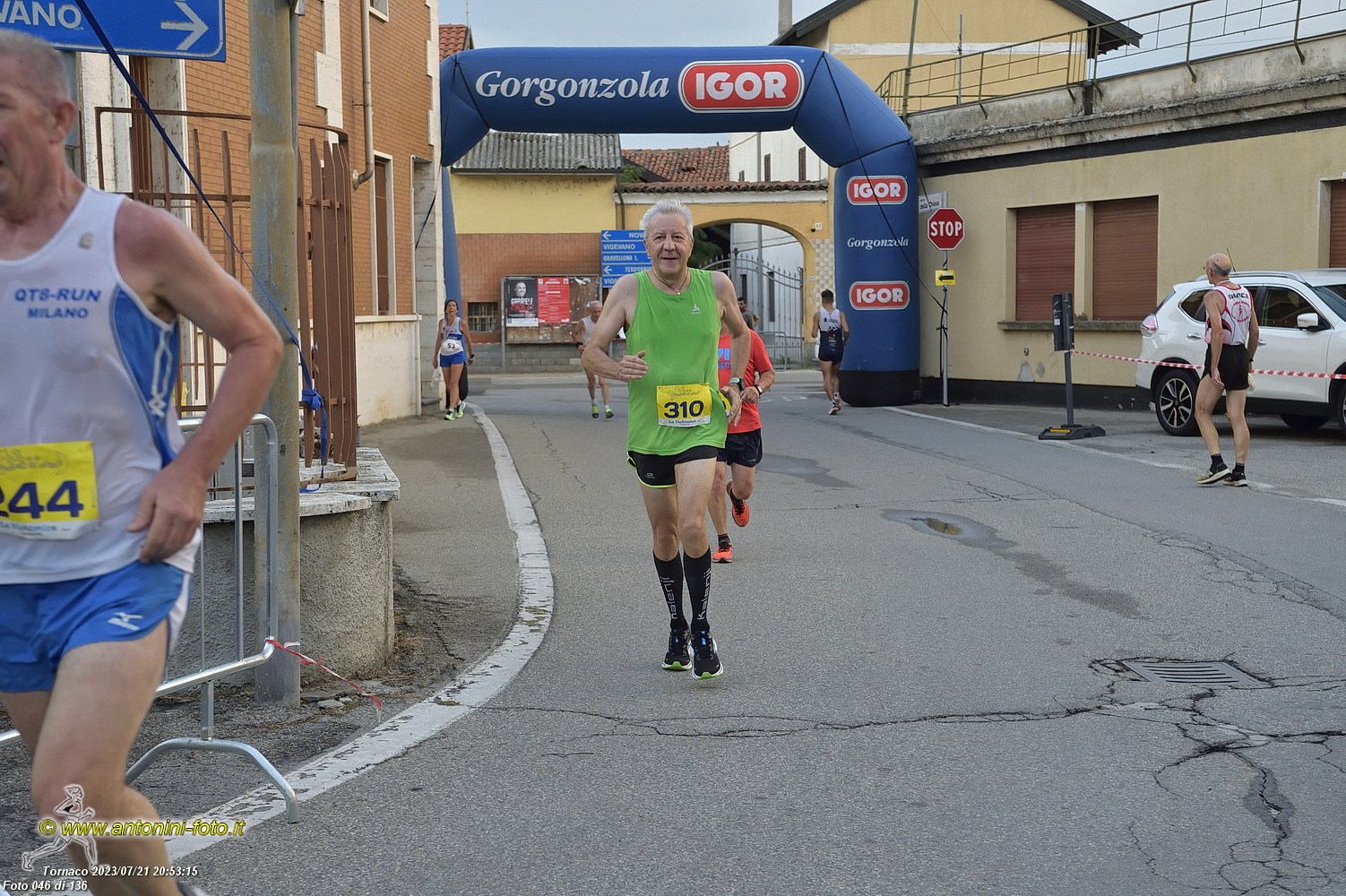 Foto 046 di 136