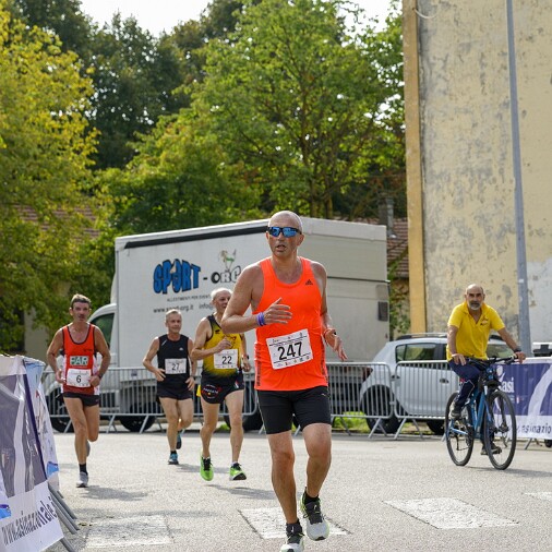 Foto 007 di 72