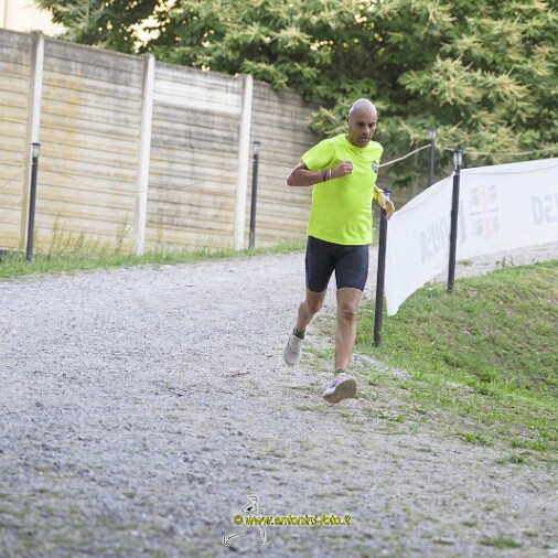 Foto 002 di 96