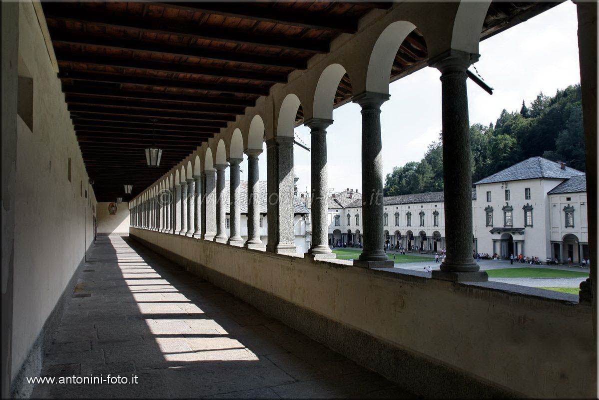 Oropa Il santuario5.jpg