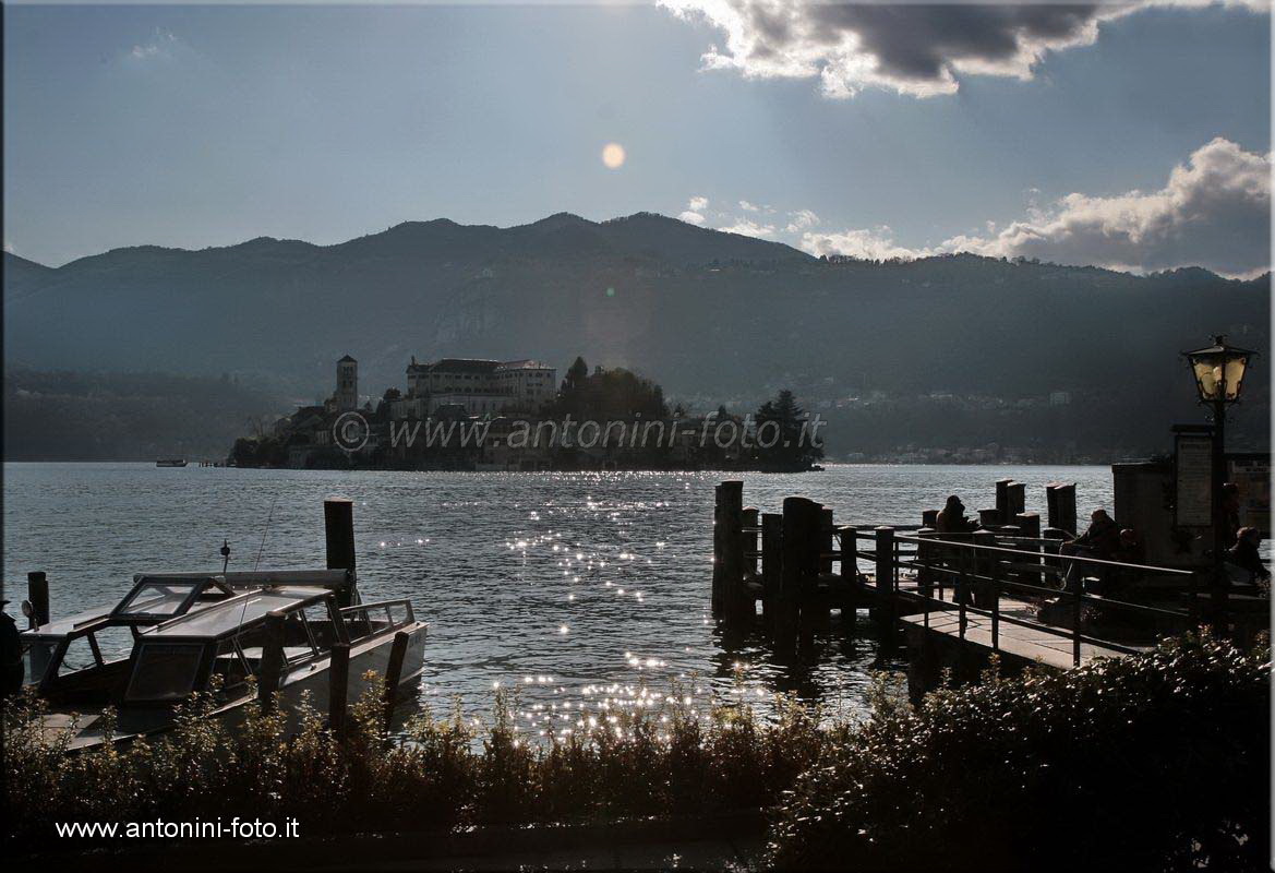 Orta S.Giulio scorcio sul lago