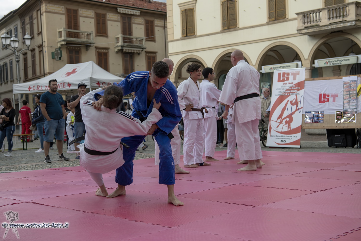 Foto 056 di 139