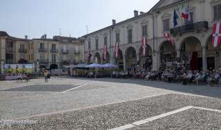 Foto 25 di 65