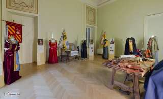 Foto 10 di 44