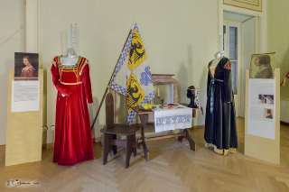 Foto 12 di 44